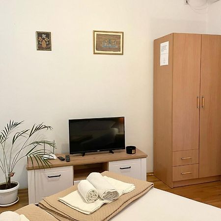 Apartment Kralj Kotor Exteriör bild